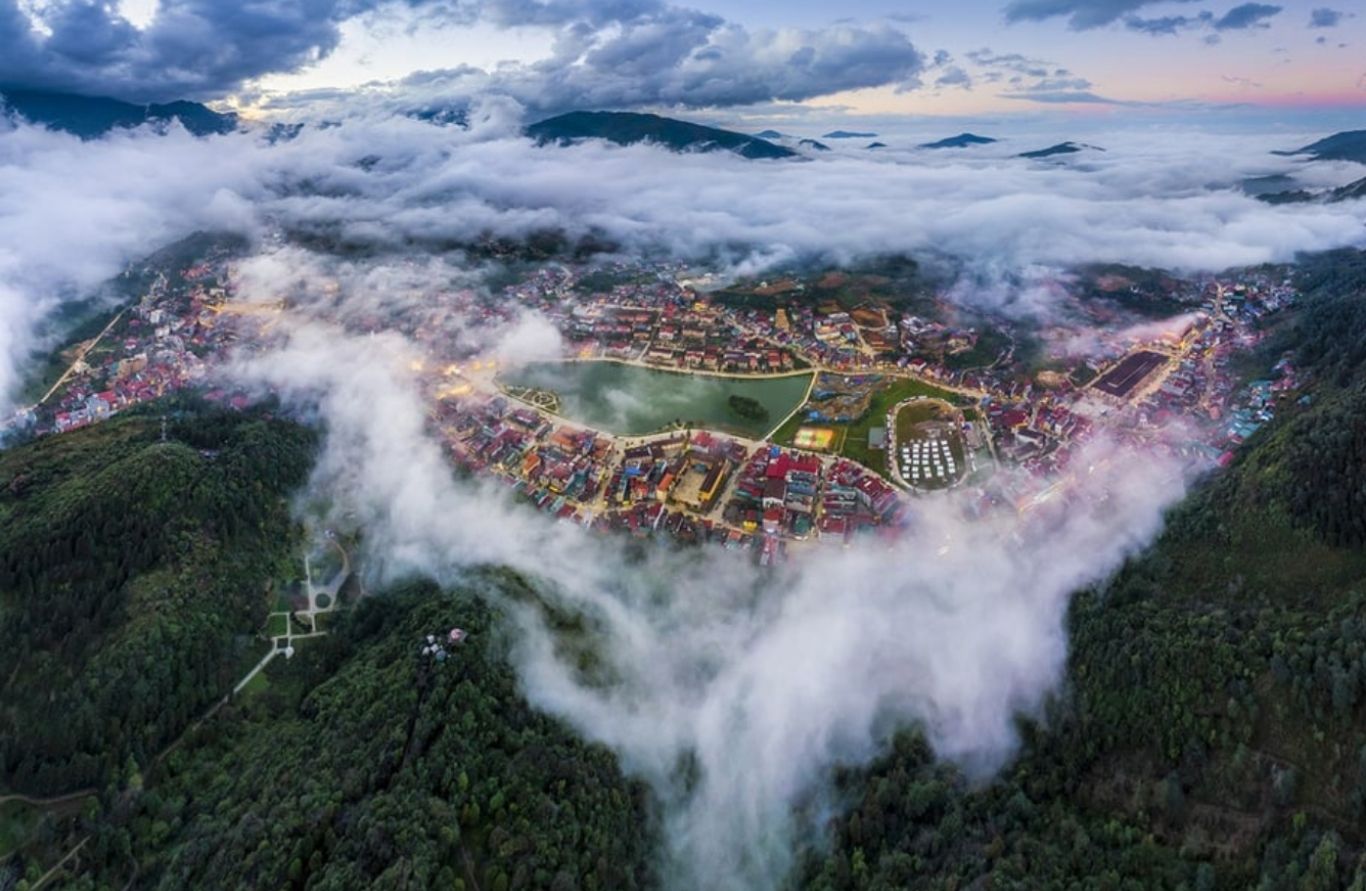 Trọn Vẹn Cảm Xúc Miền Trung: Cẩm Nang Khám Phá Đà Nẵng – Quy Nhơn – Quảng Bình Cùng Tour Đi Du Lịch Việt Nam