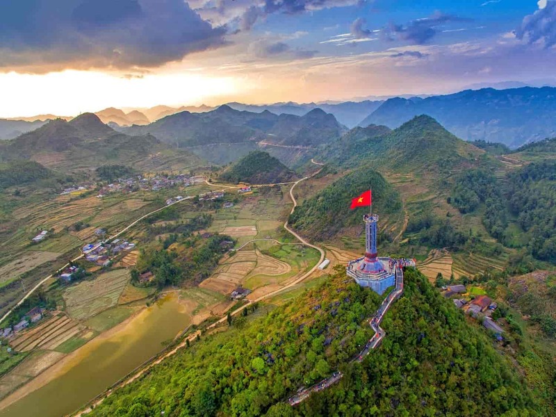 Kinh Nghiệm Đi Tour Hà Giang Cho Người Già Trên 60 Tuổi: Lịch Trình Thong Thả Cho Gia Đình